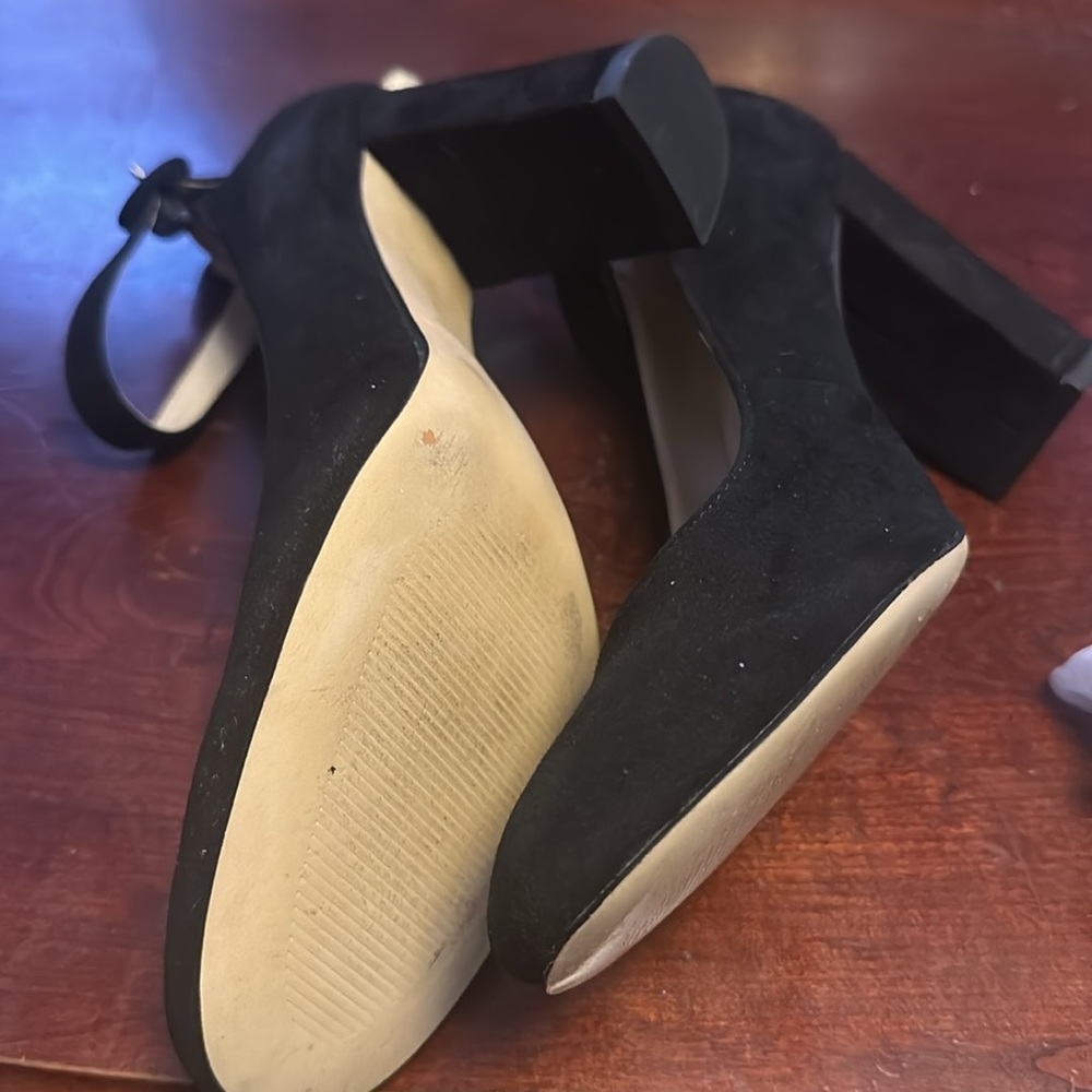 Marc Fisher Black Velvet Heels size 8 exc condition - Picture 8 of 8